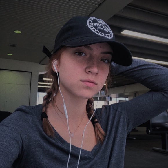 Meet your Posher, Lils - Picture 1 of 1